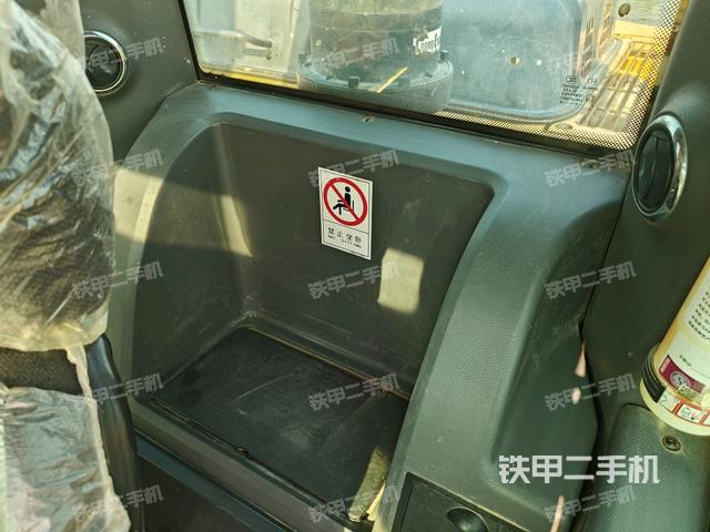 座椅后部（駕駛室部分）