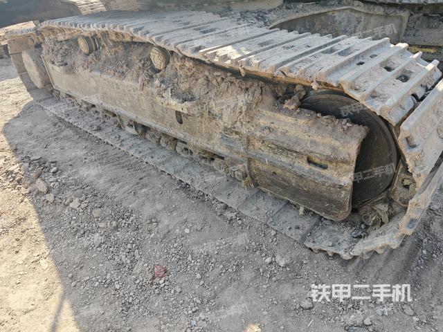 左侧履带整体 (行走机构) 左侧履带整体 (行走机构)