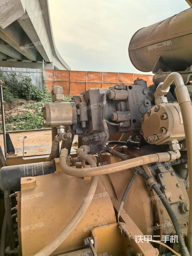 駕駛室操作臺(設(shè)備外觀及核心部件) 駕駛室操作臺(設(shè)備外觀及核心部件)