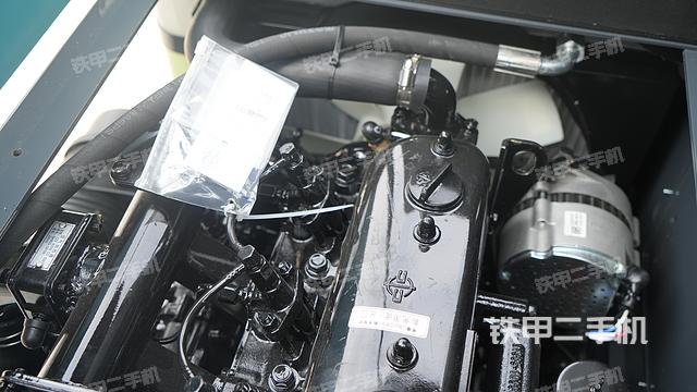 回轉(zhuǎn)馬達(dá)和主控閥(整機(jī)外觀) 回轉(zhuǎn)馬達(dá)和主控閥(整機(jī)外觀)