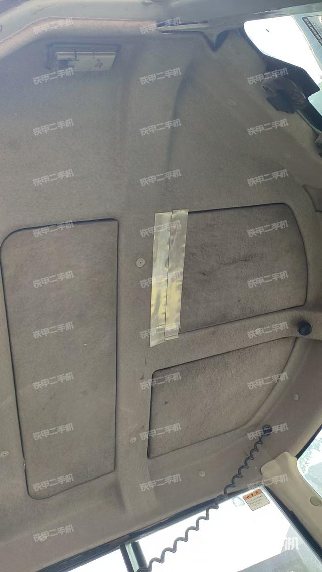 驾驶室顶部（整机外观）