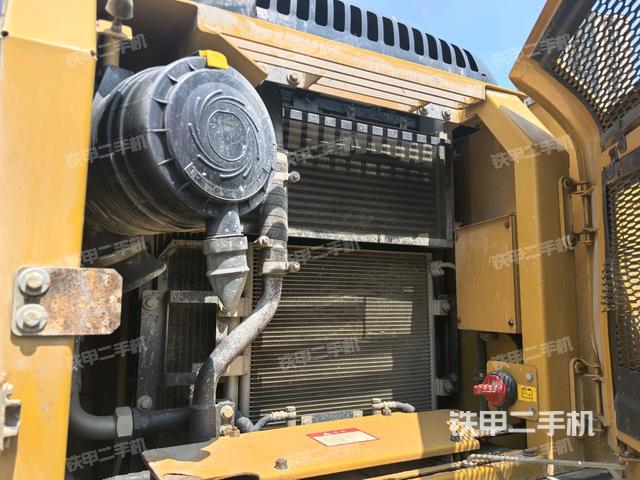 散热器正面(大件舱室) 散热器正面(大件舱室)