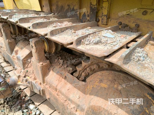 左引导轮(推土机底盘及工作装置) 左引导轮(推土机底盘及工作装置)