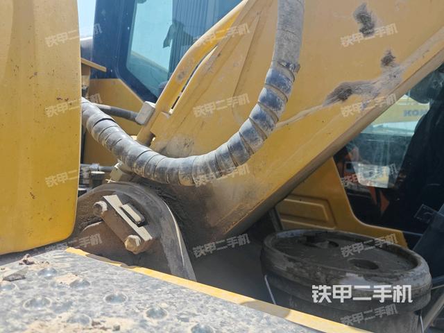 大臂根部 斜视(工作和回转装置) 大臂根部 斜视(工作和回转装置)