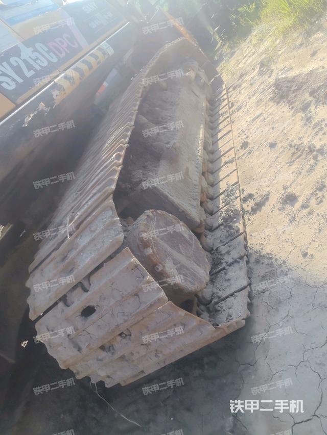 右侧履带整体(行走机构) 右侧履带整体(行走机构)