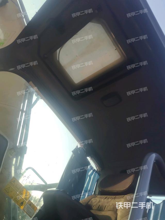 顶棚整体(驾驶室部分) 顶棚整体(驾驶室部分)