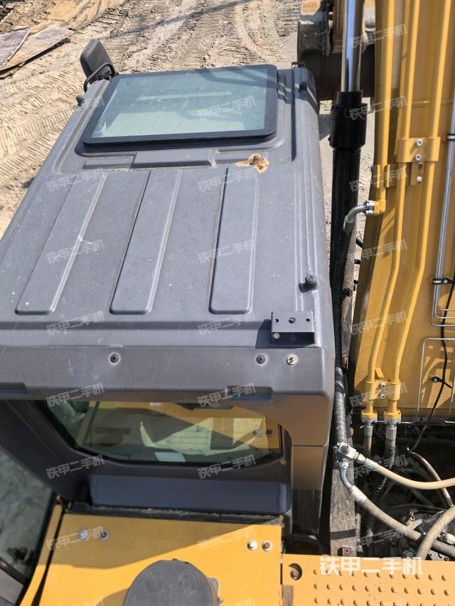 驾驶室顶部俯视(上车部件) 驾驶室顶部俯视(上车部件)