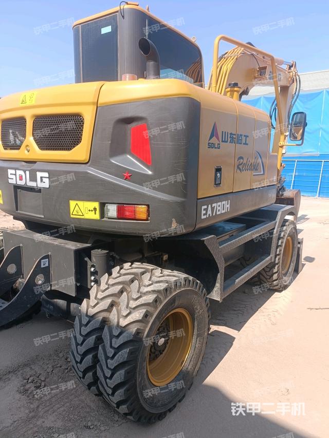 整机右后45°(整机外观) 整机右后45°(整机外观)