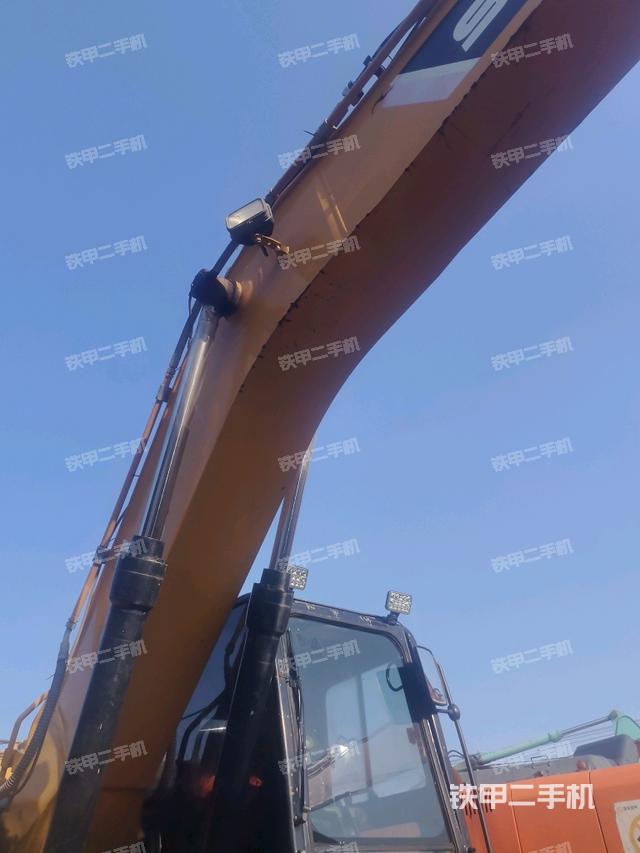 大臂整体 右侧(工作和回转装置) 大臂整体 右侧(工作和回转装置)