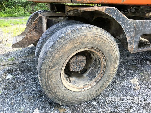 左驅(qū)動(dòng)輪（行走機(jī)構(gòu)）