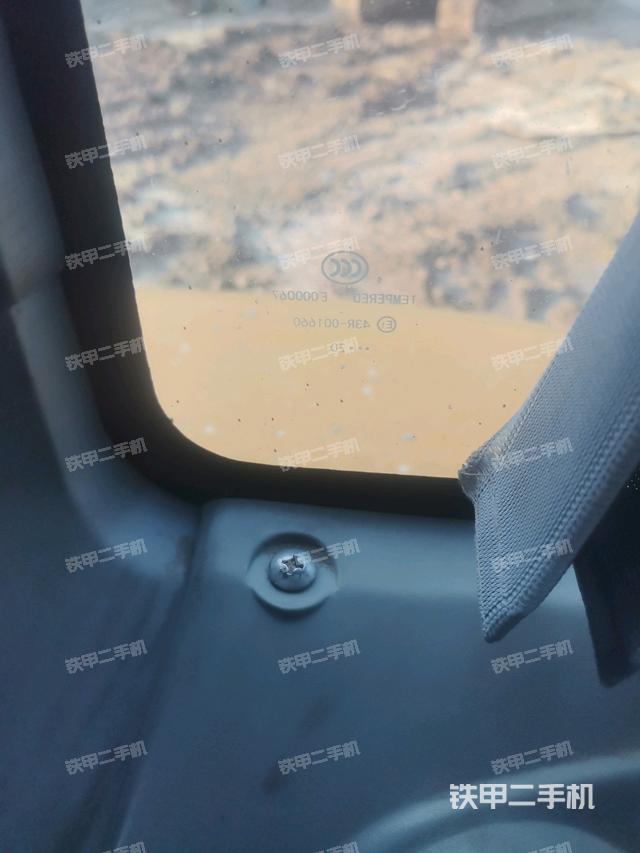 后窗玻璃角标(驾驶室部分) 后窗玻璃角标(驾驶室部分)