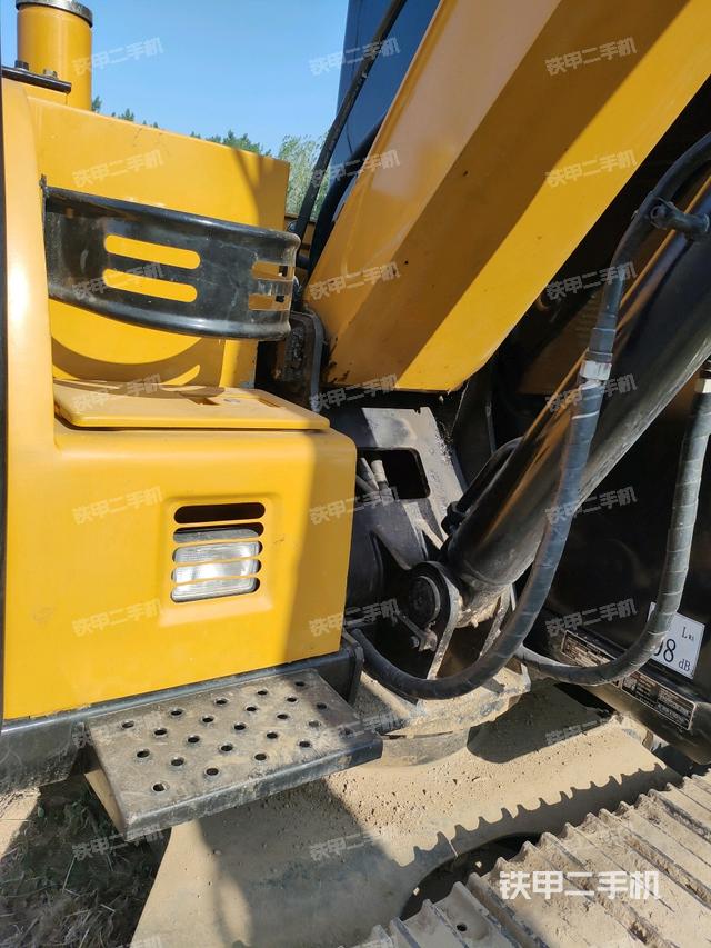 大臂根部?斜（工作和回轉(zhuǎn)裝置）