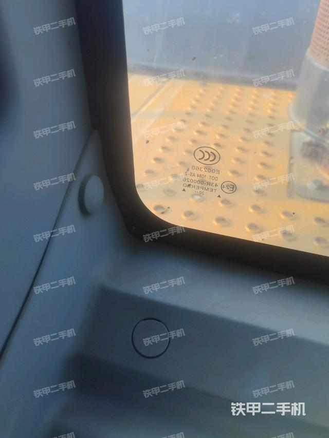 后窗玻璃角标(驾驶室部分) 后窗玻璃角标(驾驶室部分)