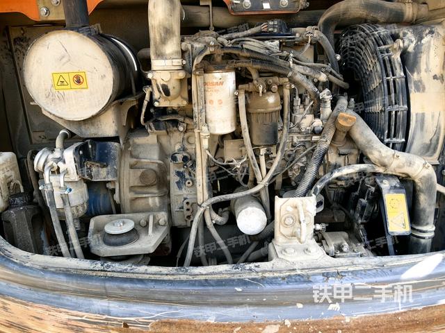 发动机室(上车部件) 发动机室(上车部件)