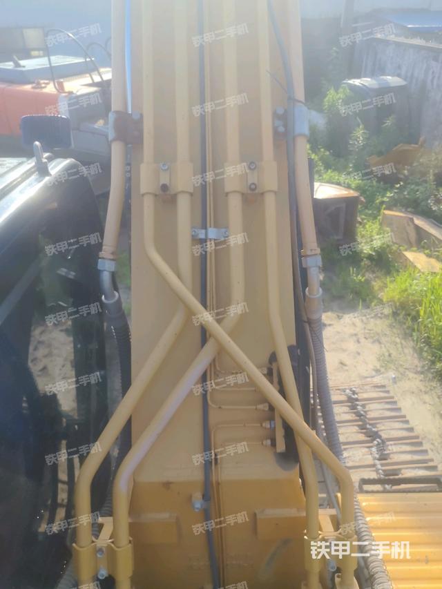 大臂背部俯视(工作和回转装置) 大臂背部俯视(工作和回转装置)