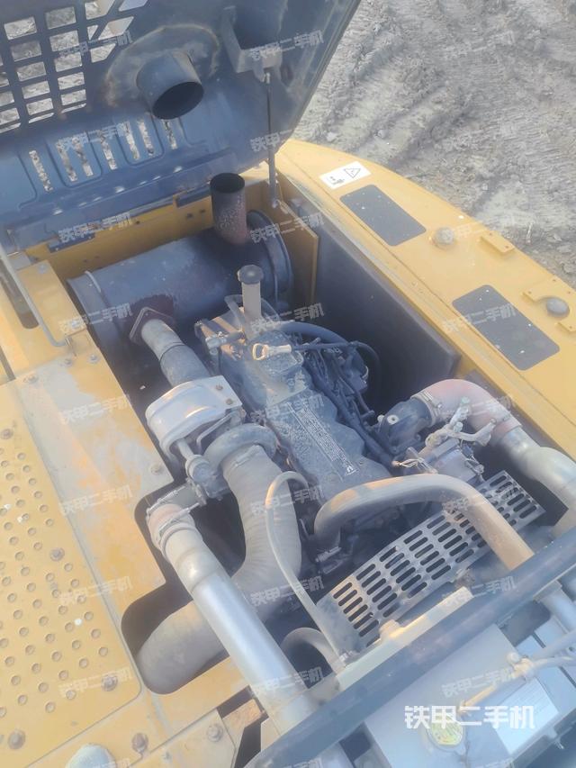 发动机室(上车部件) 发动机室(上车部件)