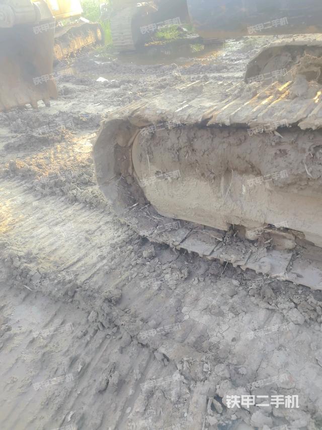 左导向轮(行走机构) 左导向轮(行走机构)