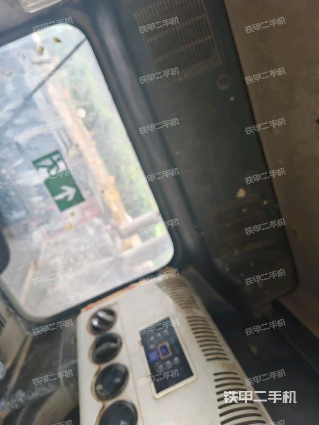 后窗玻璃角标(驾驶室部分) 后窗玻璃角标(驾驶室部分)