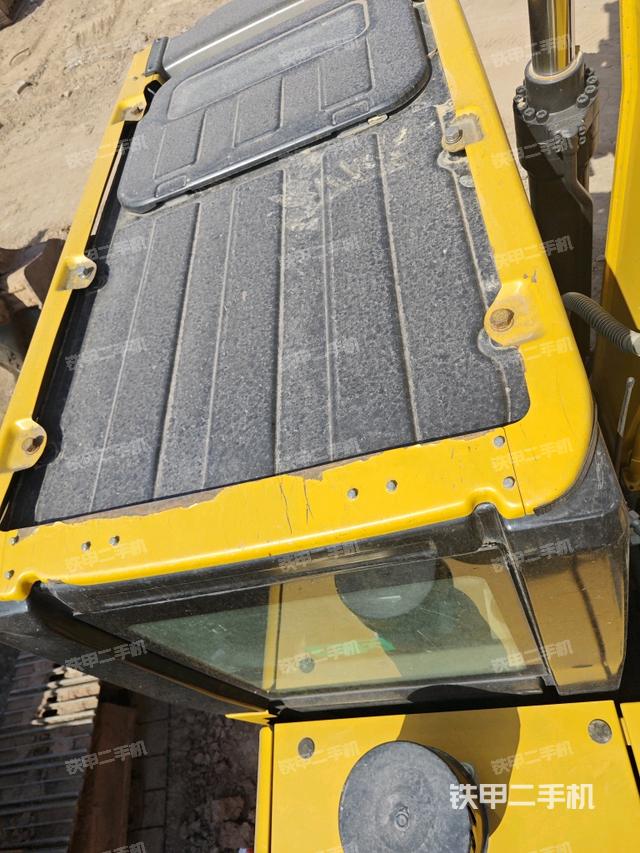 驾驶室顶部俯视(上车部件) 驾驶室顶部俯视(上车部件)