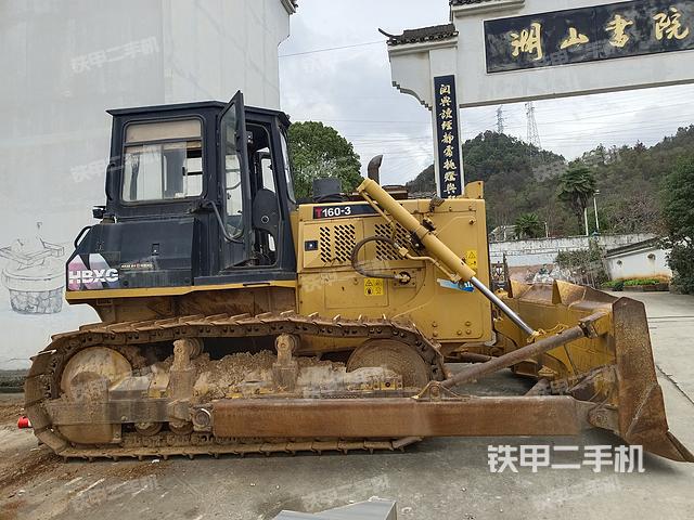 整机右侧（设备外观及核心部件）