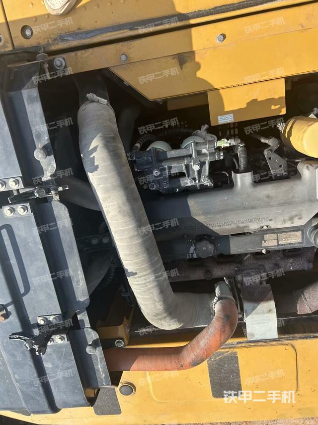 发动机室（上车部件）