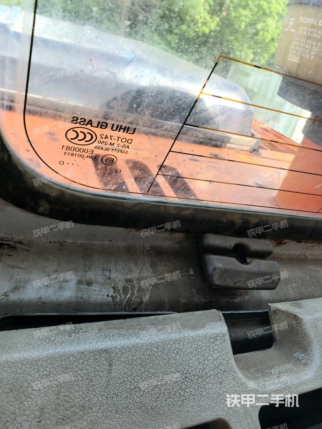 座椅右側(cè)控制臺(tái)/鑰匙門/油門/含右手柄（駕駛室部分）