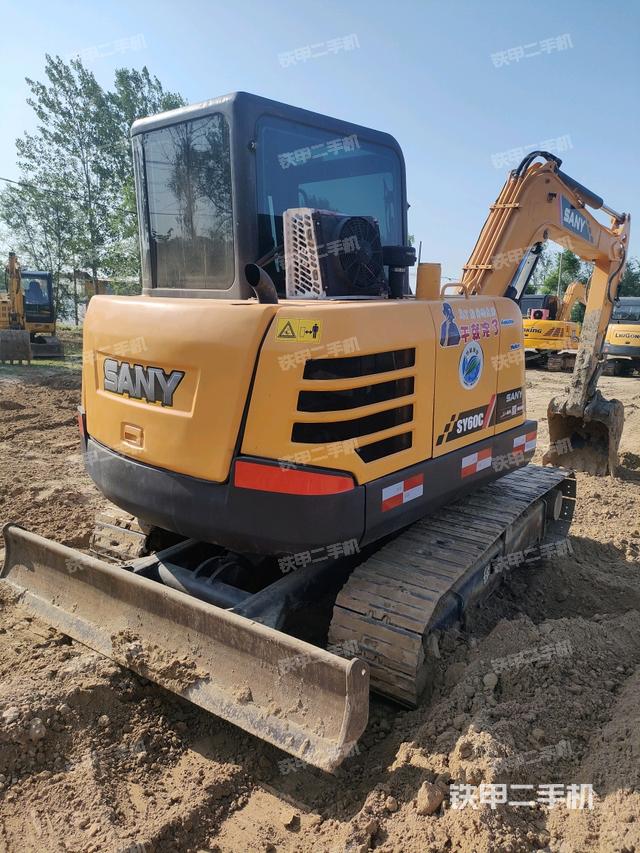 右后45(整机外观) 右后45(整机外观)