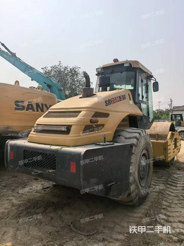 整机右后45°（设备外观及核心部件）