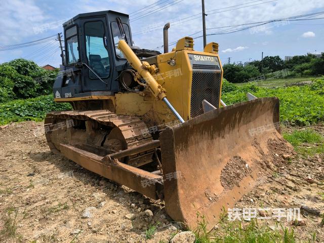 右前45°(推土机整车外观) 右前45°(推土机整车外观)