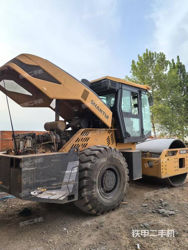 整機(jī)右后45°(設(shè)備外觀及核心部件) 整機(jī)右后45°(設(shè)備外觀及核心部件)