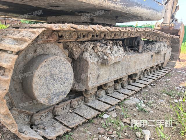 右侧履带整体(行走机构) 右侧履带整体(行走机构)