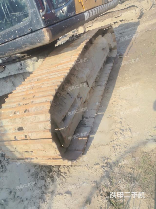 左侧履带整体 (行走机构) 左侧履带整体 (行走机构)