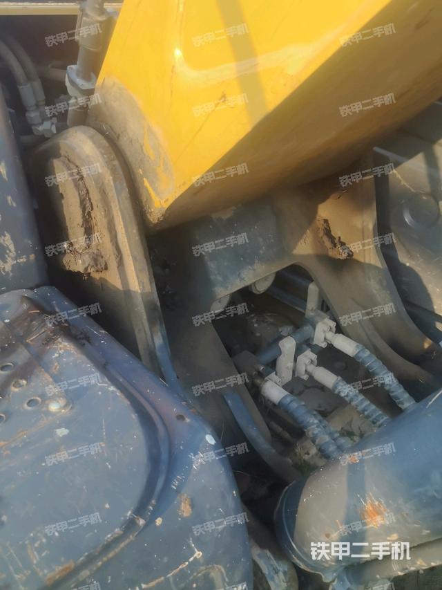 大臂根部 斜视(工作和回转装置) 大臂根部 斜视(工作和回转装置)