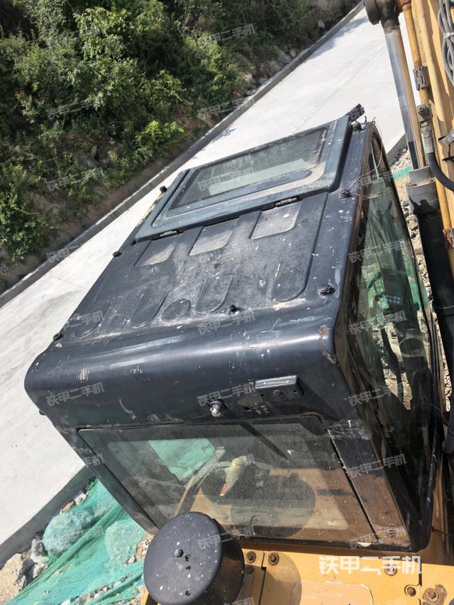 驾驶室顶部俯视(上车部件) 驾驶室顶部俯视(上车部件)