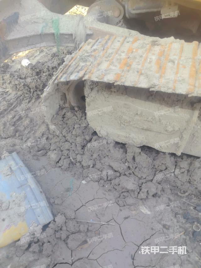 右导向轮(行走机构) 右导向轮(行走机构)