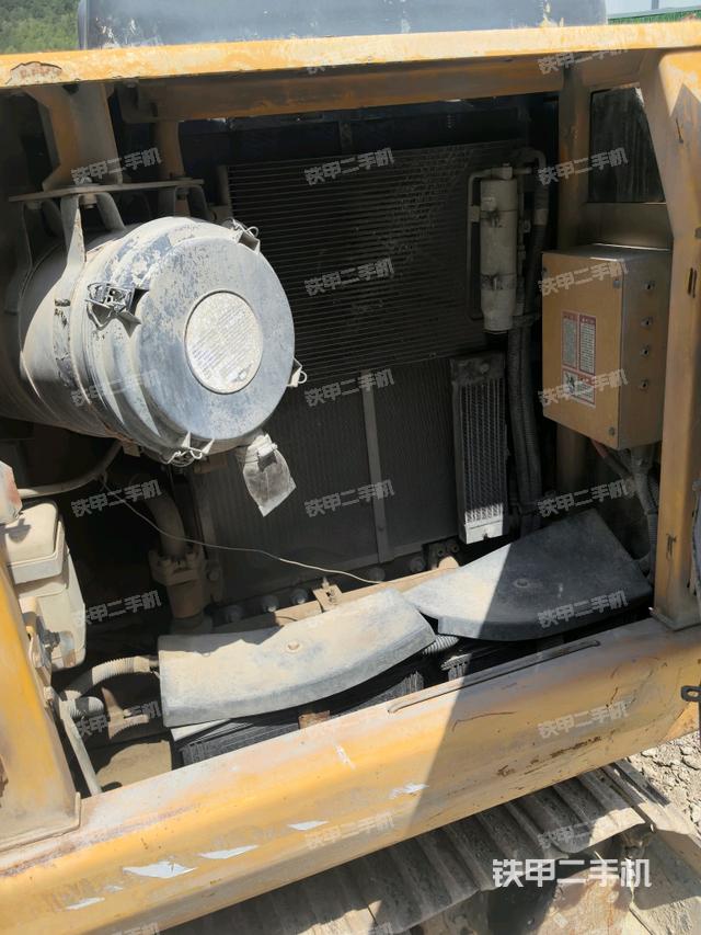 散热器正面(大件舱室) 散热器正面(大件舱室)