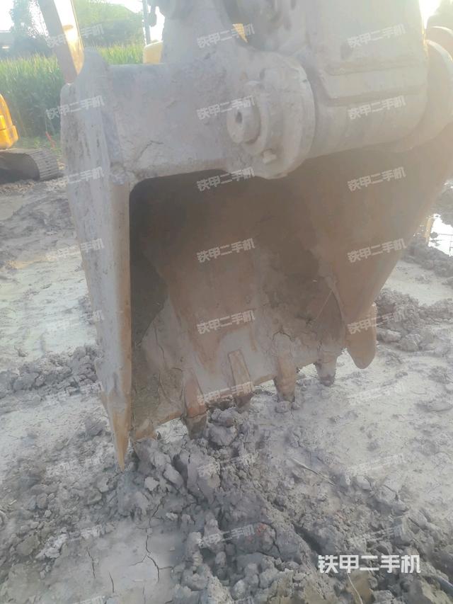 铲斗45度(工作和回转装置) 铲斗45度(工作和回转装置)