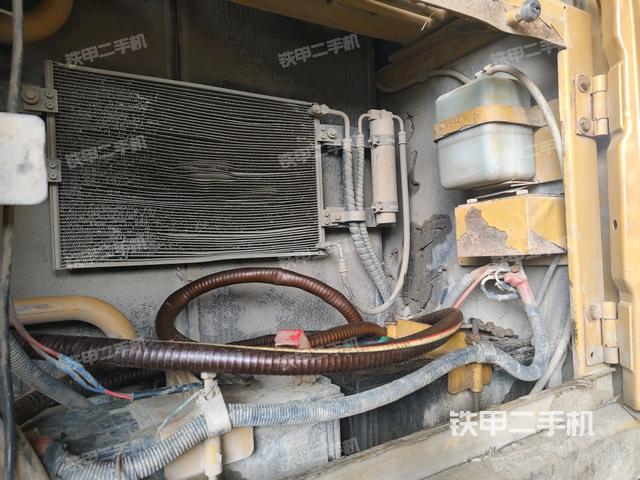 散热器正面(大件舱室) 散热器正面(大件舱室)