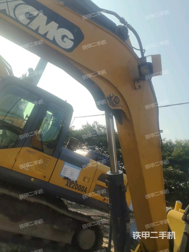 大臂整体 右侧(工作和回转装置) 大臂整体 右侧(工作和回转装置)