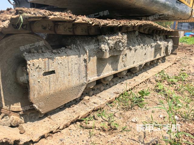 左侧履带整体 (行走机构) 左侧履带整体 (行走机构)