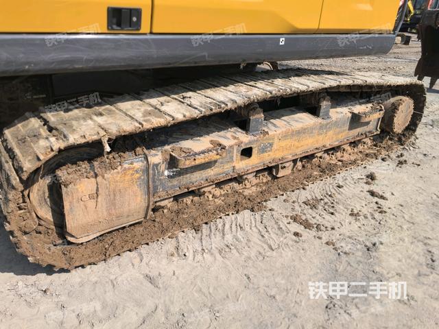 左侧履带整体 (行走机构) 左侧履带整体 (行走机构)