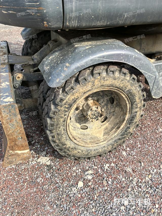 右驱动轮(行走机构) 右驱动轮(行走机构)