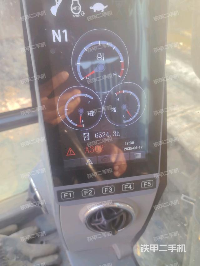 小时表(驾驶室部分) 小时表(驾驶室部分)