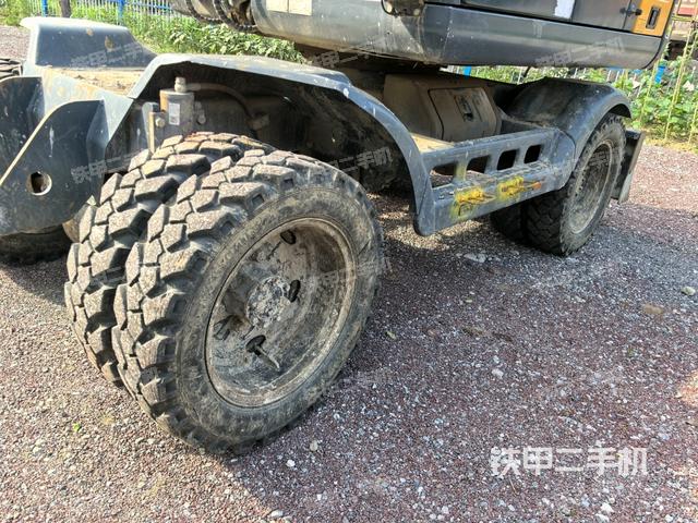 左侧履带整体 (行走机构) 左侧履带整体 (行走机构)