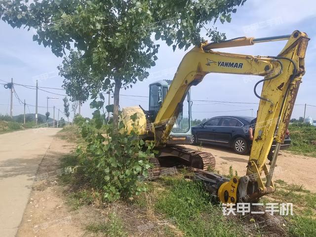 驾驶室顶部（整机外观）