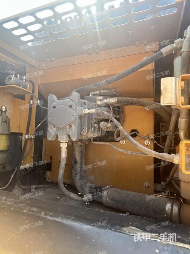 液压泵斜45 左（大件舱室）