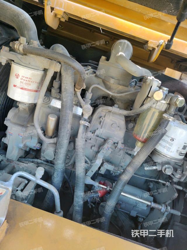 發(fā)動(dòng)機(jī)室（上車部件）