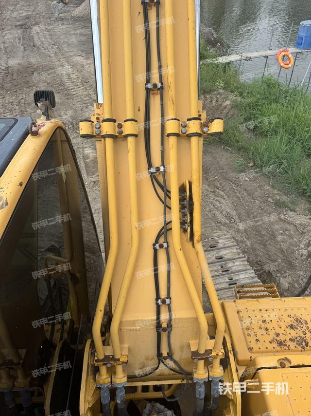 大臂根部?斜視（工作和回轉(zhuǎn)裝置）