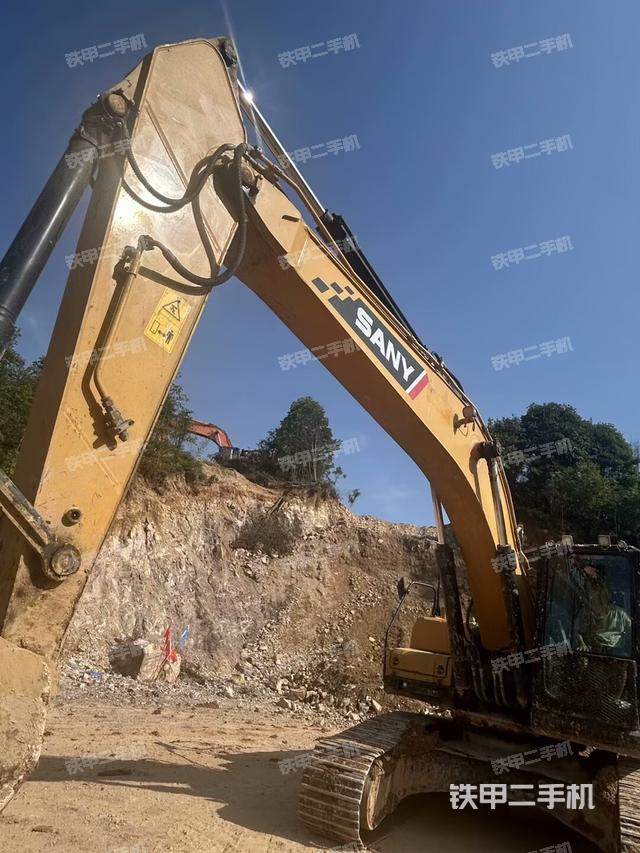 大臂整体 右侧（工作和回转装置）