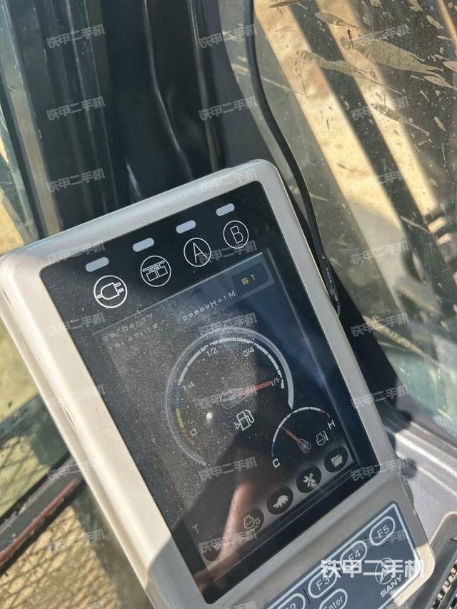 显示屏 （驾驶室部分）